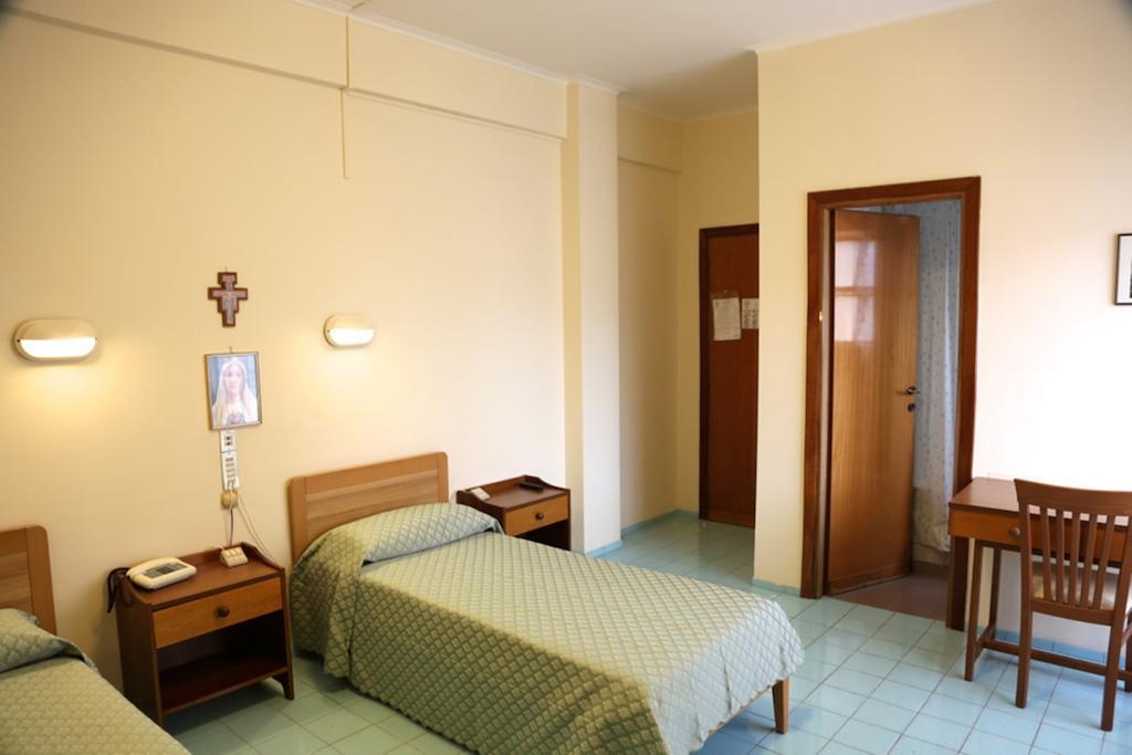 Casa Piccole Ancelle Di Cristo Re Otel Roma Oda fotoğraf