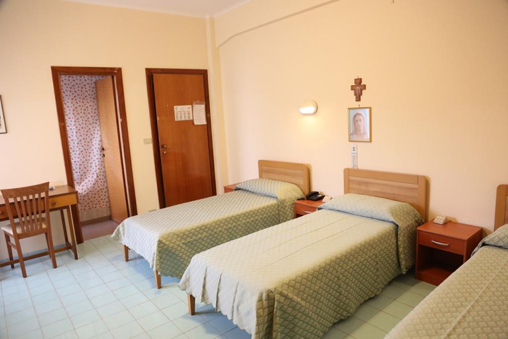 Casa Piccole Ancelle Di Cristo Re Otel Roma Oda fotoğraf